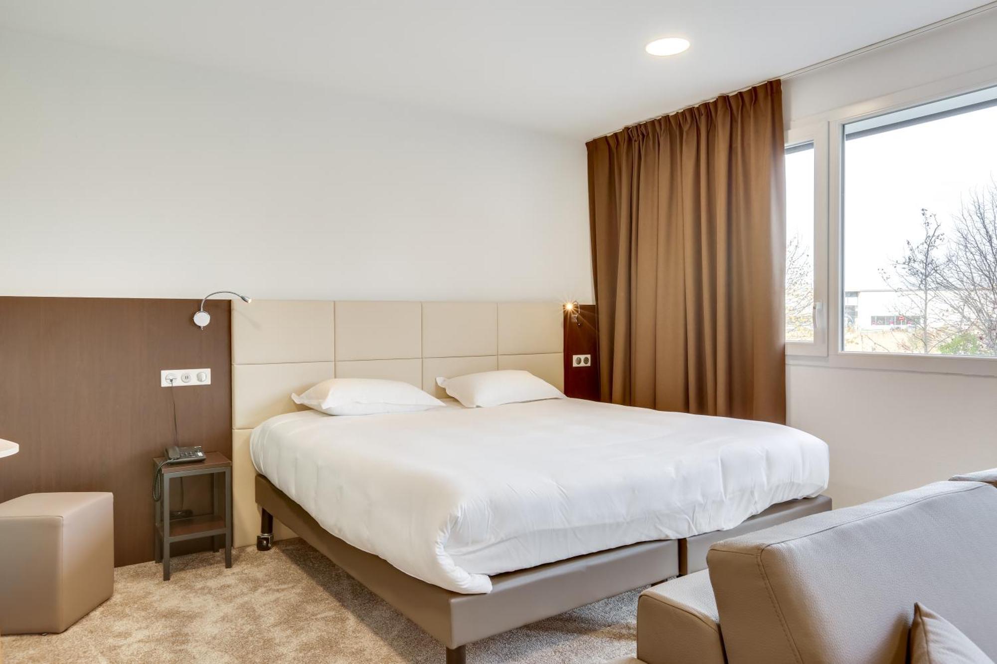 The Originals City, Hotel Caen Memorial Room photo